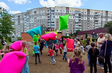 По-новому! В микрорайонах Новополоцка прошли праздничные программы, посвященные Дню рождения города