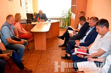 Председатель Новополоцкого горисполкома Игорь Бурмистров провел выездной прием граждан в ЖЭС-3