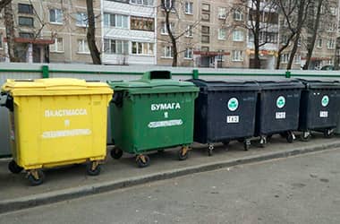 Ці можна выкідваць смецце ў “чужы” кантэйнер і як змагацца са звалкай на пляцоўцы?