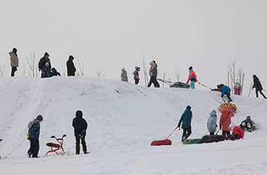 В Беларуси с начала зимы более 200 детей травмированы в результате катания с горок