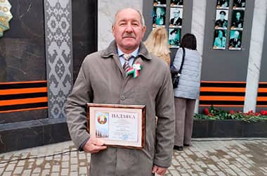 Открытие обновленной памятной доски «Они сражались за Родину»